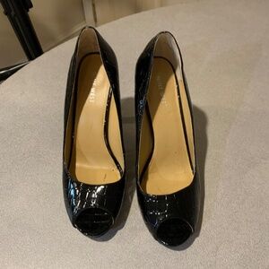 Nine West Black Croc Embossed Patent Platform Pumps sz 8.5 M